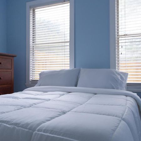 Central & Comfortable Home Walk To The Beach! แจ็กสันวิลล์บีช ภายนอก รูปภาพ