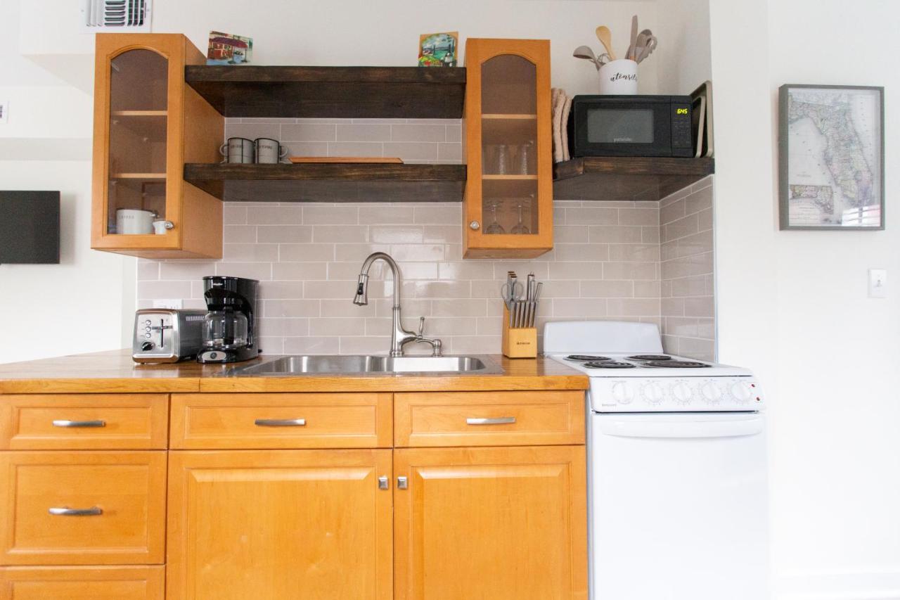 Central & Comfortable Home Walk To The Beach! แจ็กสันวิลล์บีช ภายนอก รูปภาพ